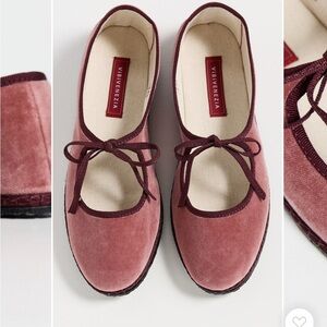 Brand new with tags Vibi Venezia Women's Velvet Loafers in Ancient Pink